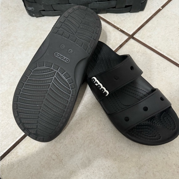 Crocs Classic Sandals for Ladies - Picture 4 of 5